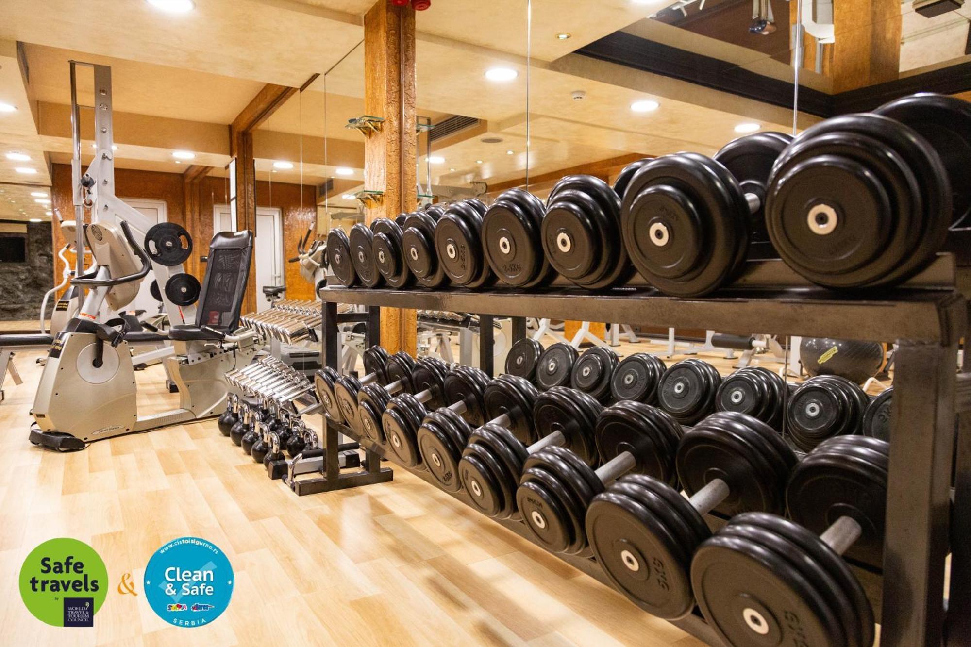 Prezident Hotel Újvidék Kültér fotó The gym at the hotel